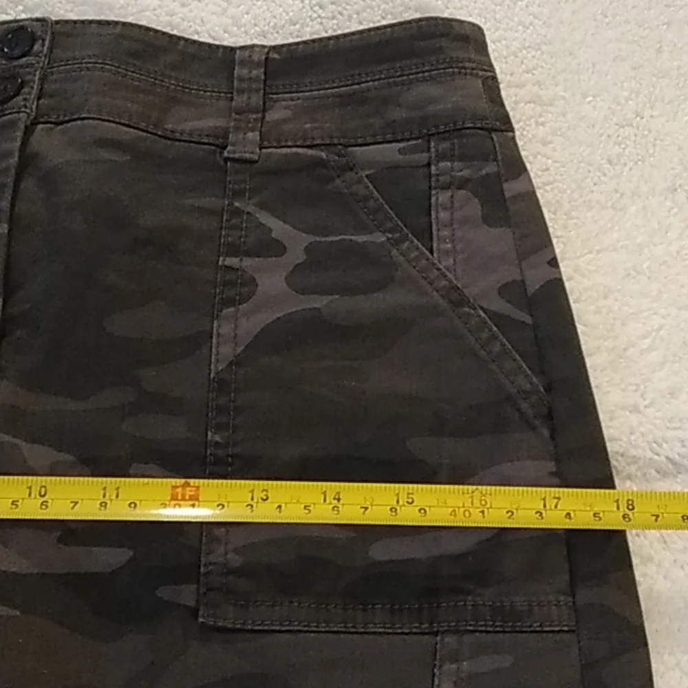 LOFT GRAY CAMO PENCIL SKIRT NWOT